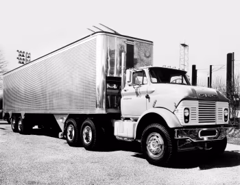 GMC BW7000 Tractor '1960–64