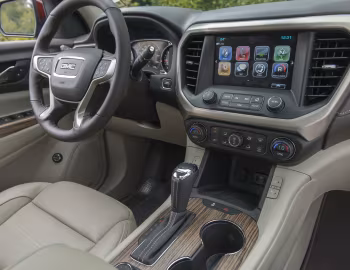 Interior 2017–19 GMC Acadia Denali '2016–19
