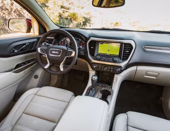 Передня панель 2017–19 GMC Acadia Denali '2016–19