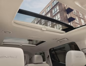 Інтэр'ер 2020–23 GMC Acadia Denali '2019–23