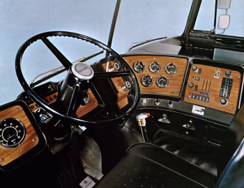 Торпедо 1969–77 GMC Astro 95 '1968–77