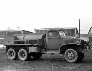 GMC CCKWX 353 750-gal. gasoline tank truck '1941–????