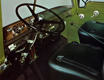 Interior 1973 GMC LW9500 Tractor '1972–????