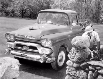 1958 GMC 100 Deluxe Pickup (S-101-8)