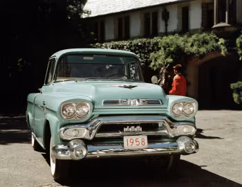 1958 GMC 100 Suburban Carrier Pickup (S-101-8) '1957–58