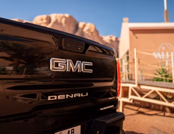 GMC Sierra Denali Ultimate Crew Cab [Middle East] '2024–pr.