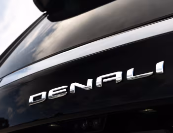 GMC Yukon Denali [Australia] '2024–н.ч.