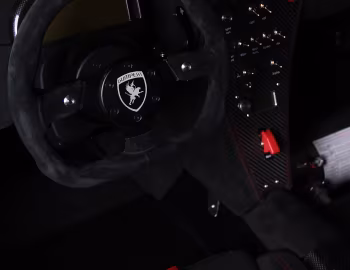 中控台 Gumpert Apollo R '2012