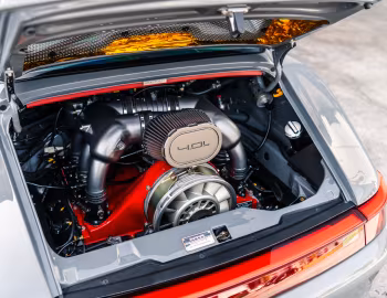 Sous la capuche Gunther Werks 400R Coupe "Chelsea Grey" (993) '2018