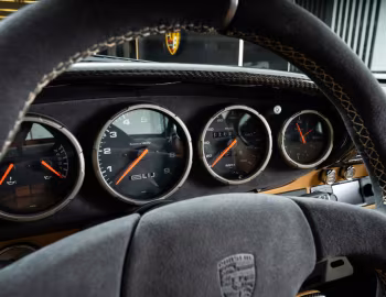 Tableau de bord Gunther Werks 400R Coupe "Carbon Noire" (993) '2020