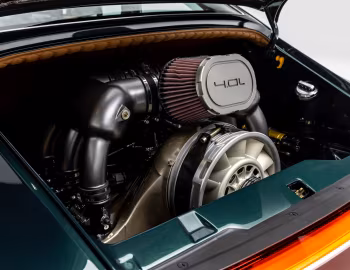 Sous la capuche Gunther Werks 400R Coupe "Cedar Green" (993) '2021