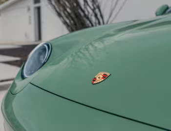 Logotipo Gunther Werks 400R Coupe "Greenwich" (993) '2019