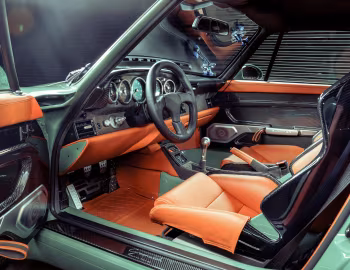 Interior Gunther Werks 400R Coupe "Greenwich" with EVO-21 Track Package (993) '2020