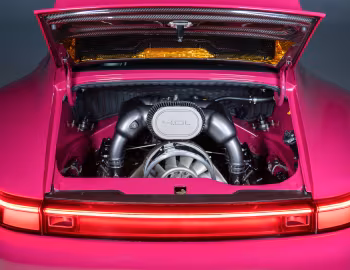 Bajo el capó Gunther Werks 400R Coupe "Rubystone" (993) '2024