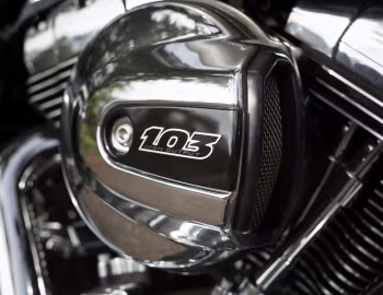Sous la capuche 2016 Harley-Davidson FLHR Road King '2015–16