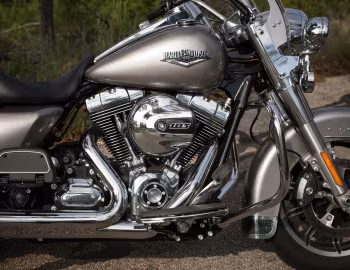 Sous la capuche 2016 Harley-Davidson FLHR Road King '2015–16
