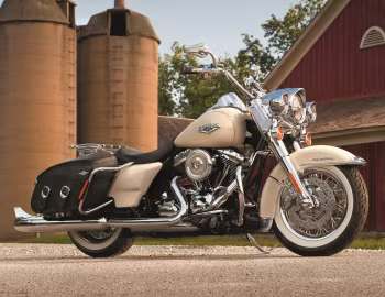 2014 Harley-Davidson FLHRC Road King Classic Customised '2013–14