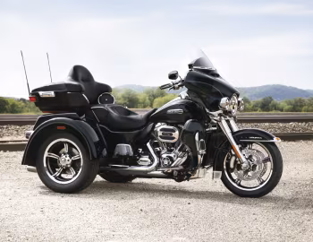 2015 Harley-Davidson FLHTCUTG Tri Glide Ultra Classic Customised '2014–15