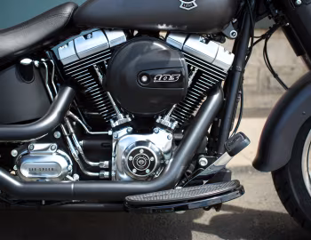 Sous la capuche 2016 Harley-Davidson FLSTFB Fat Boy Lo '2015–16