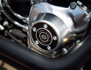 Sous la capuche 2016 Harley-Davidson FLSTFB Fat Boy Lo '2015–16