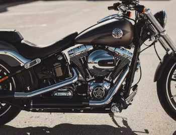 Sous la capuche 2016 Harley-Davidson FXSB Breakout '2015–16