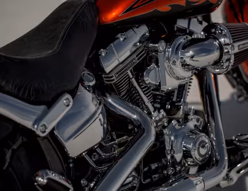 Bajo el capó 2014 Harley-Davidson FXSBSE CVO Breakout '2013–14