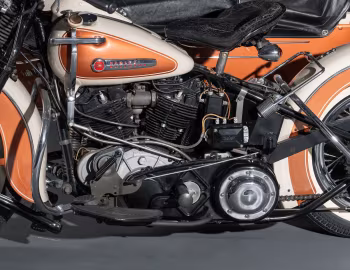 Sous la capuche 1947 Harley-Davidson EL with sidecar