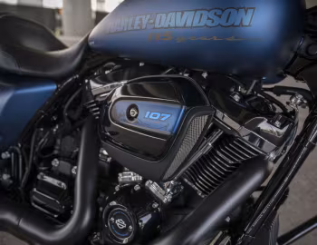 Sous la capuche 2018 Harley-Davidson FLHXS ANX Street Glide Special "115th Anniversary" '2017–18