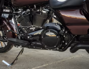 Sous la capuche 2018 Harley-Davidson FLHXS Street Glide Special '2017–18