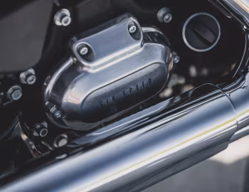 Sous la capuche 2014 Harley-Davidson FLD Dyna Switchback (#1HD1GZM12EC324790)