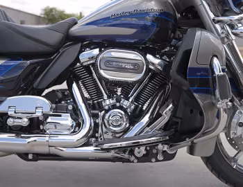 Sous la capuche 2017 Harley-Davidson FLHTKSE CVO Limited '2016–17