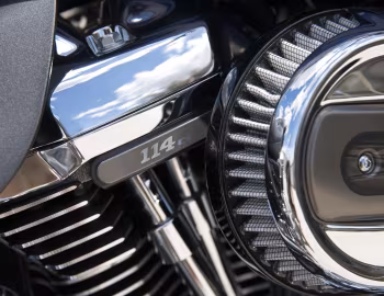 Sous la capuche 2017 Harley-Davidson FLHTKSE CVO Limited '2016–17