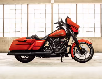 2017 Harley-Davidson FLHXS Street Glide Special Customised '2016–17