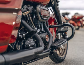 Bajo el capó 2023 Harley-Davidson FLHXSANV Street Glide Special Anniversary