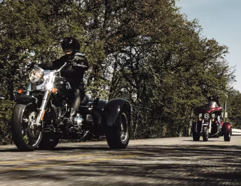 Harley-Davidson FLRT Free-Wheeler, Harley-Davidson FLHTCUTG Tri Glide Ultra Classic