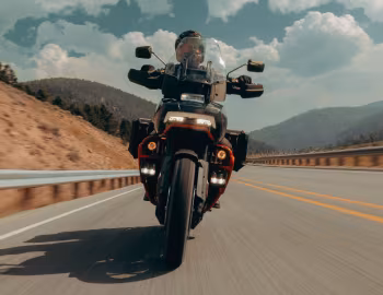 2025 Harley-Davidson RA1250SE CVO Pan America '2024–25