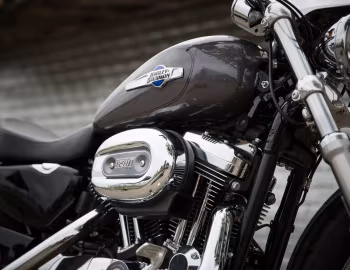 2016 Harley-Davidson XL1200C Sportster Custom