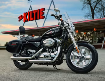 2012 Harley-Davidson XL1200C Sportster Custom with accessories '2011–12