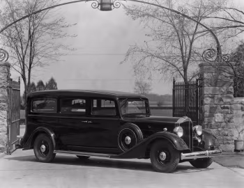 1934 Henney-Packard Eight Funeral Coach (1102-2050)