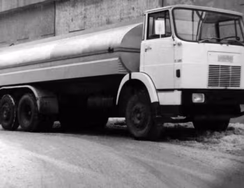 Hanomag-Henschel F 221 LN Tankwagen '1969–71