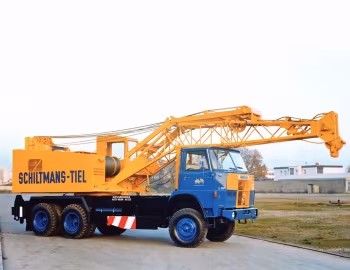 Henschel F 261 mit Kässbohrer Kran Typ AK 125 '1967–????