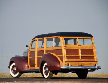 1941 Packard 110 DeLuxe Station Wagon by Hercules Body Co. (1900-1463)