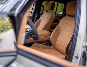Interior Heritage Customs Defender Pickup (130) '2025–pr.