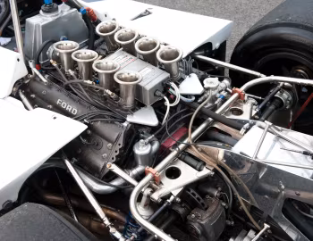 Под капотом Hesketh 308B '1975
