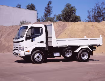 Hino 300-616 Factory Dump '2007–11