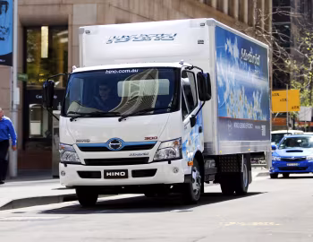 Hino 300-716 Hybrid '2011–14