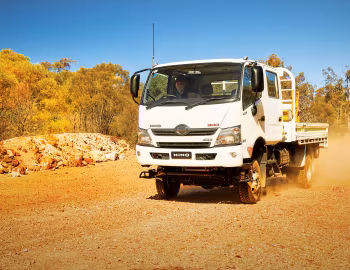 Hino 300-817 4×4 Crew Cab