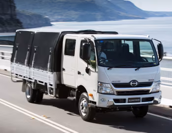 Hino 300-921 Crew Cab '2014–pr.