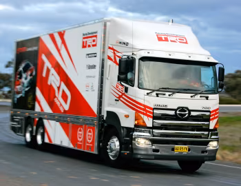 Hino 700