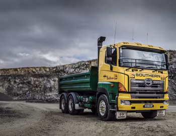 Hino 700